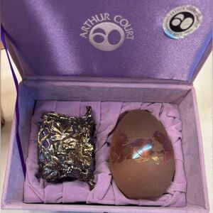 Arthur Court 2001 Frosted Glass Egg w/Etched Rabbits Metal Stand In Velvet Box